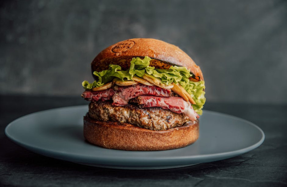 Van delicatessen tot eiwitrijke snacks? De veelzijdigheid van vlees in onze keuken!